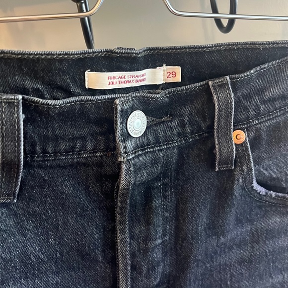 Black Ribcage Straight Levi Jeans - Picture 3 of 6